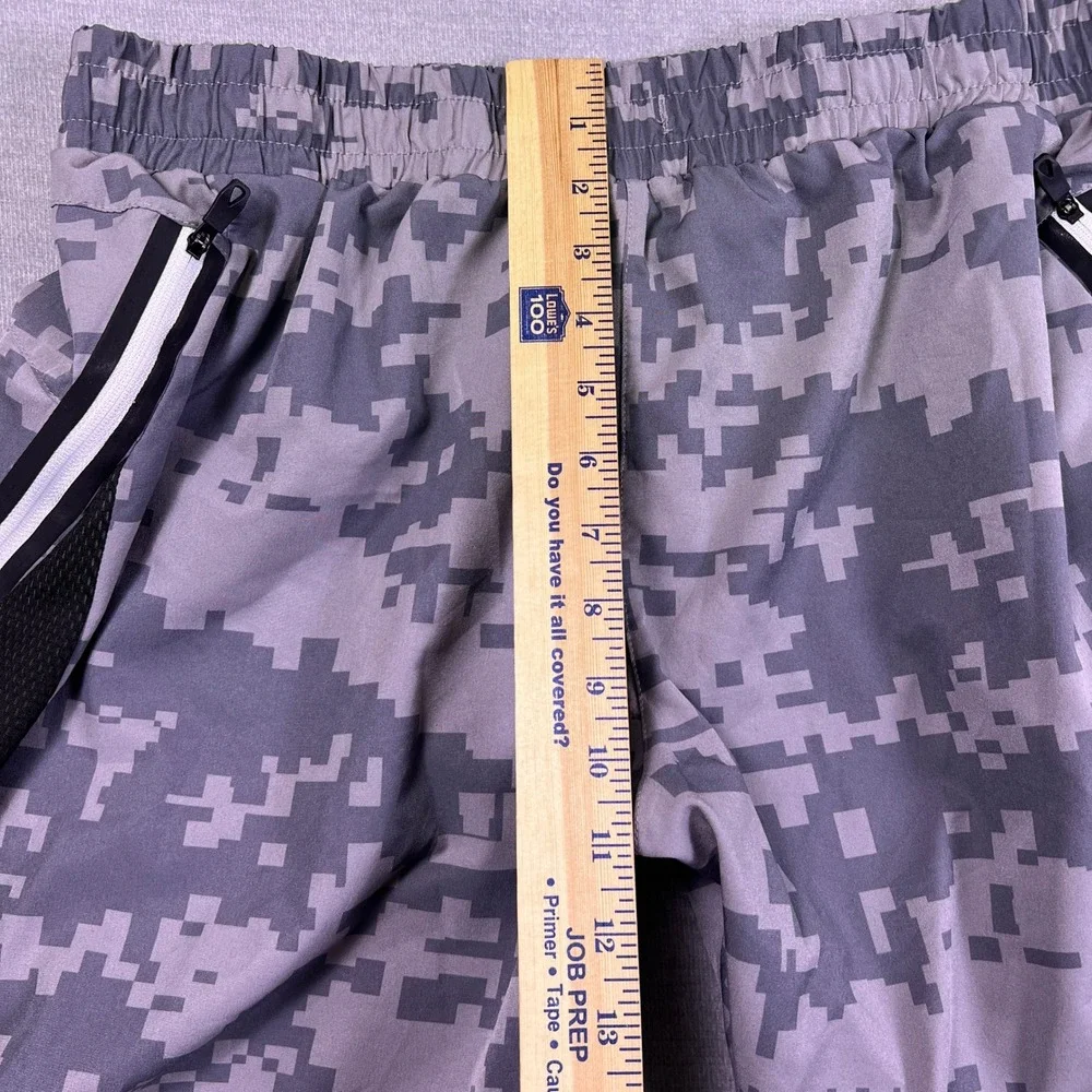 Spyder Active Digital Camo Zipper Pockets Mid Rise Athletic Shorts Mens L Gray